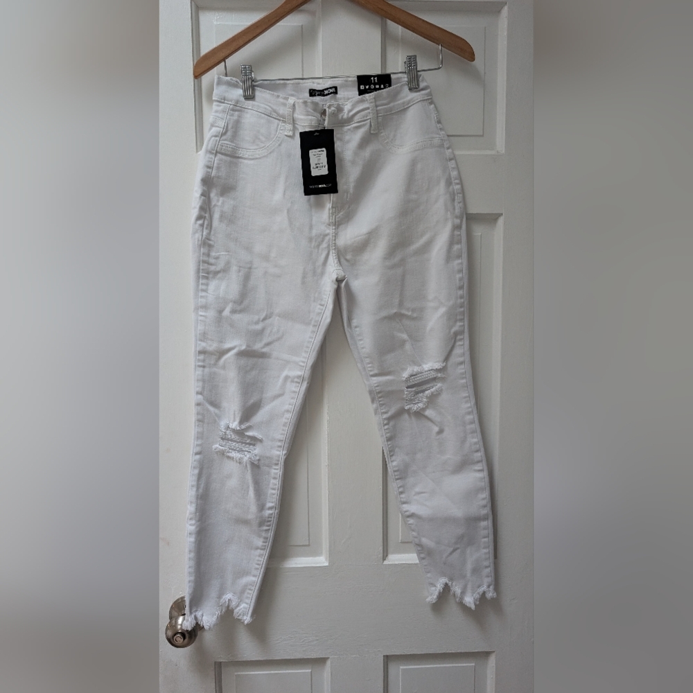 NWT Fashion Nova White Distressed High Rise Jeans | Size 11 | Raw Hem